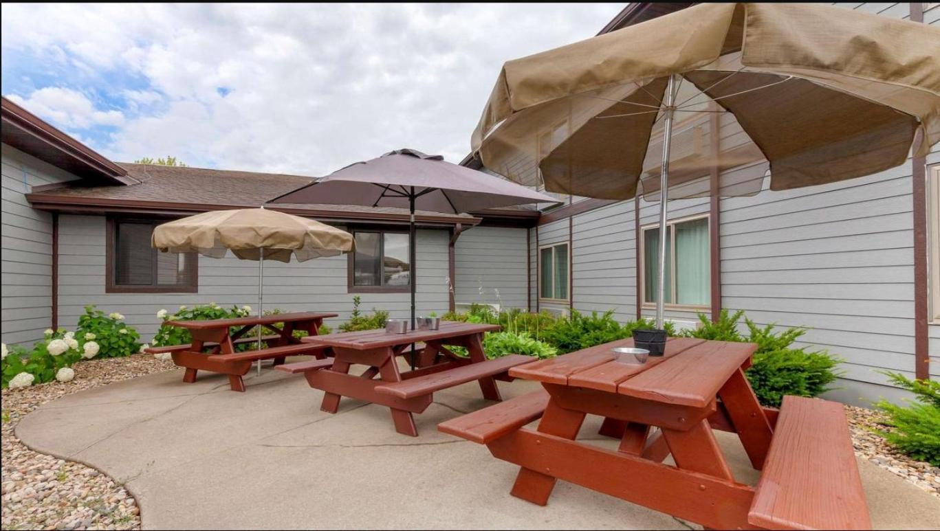 Econo Lodge Tomah Exterior foto